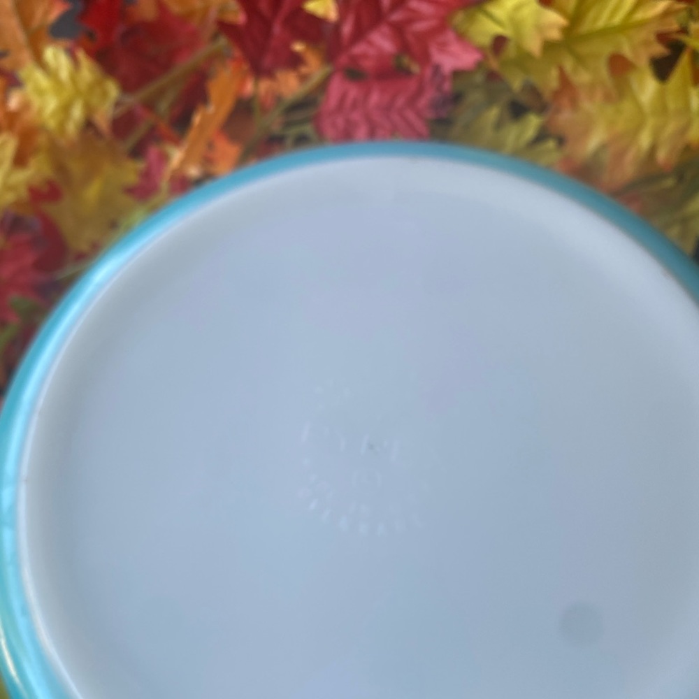 Vintage Pyrex bakeware